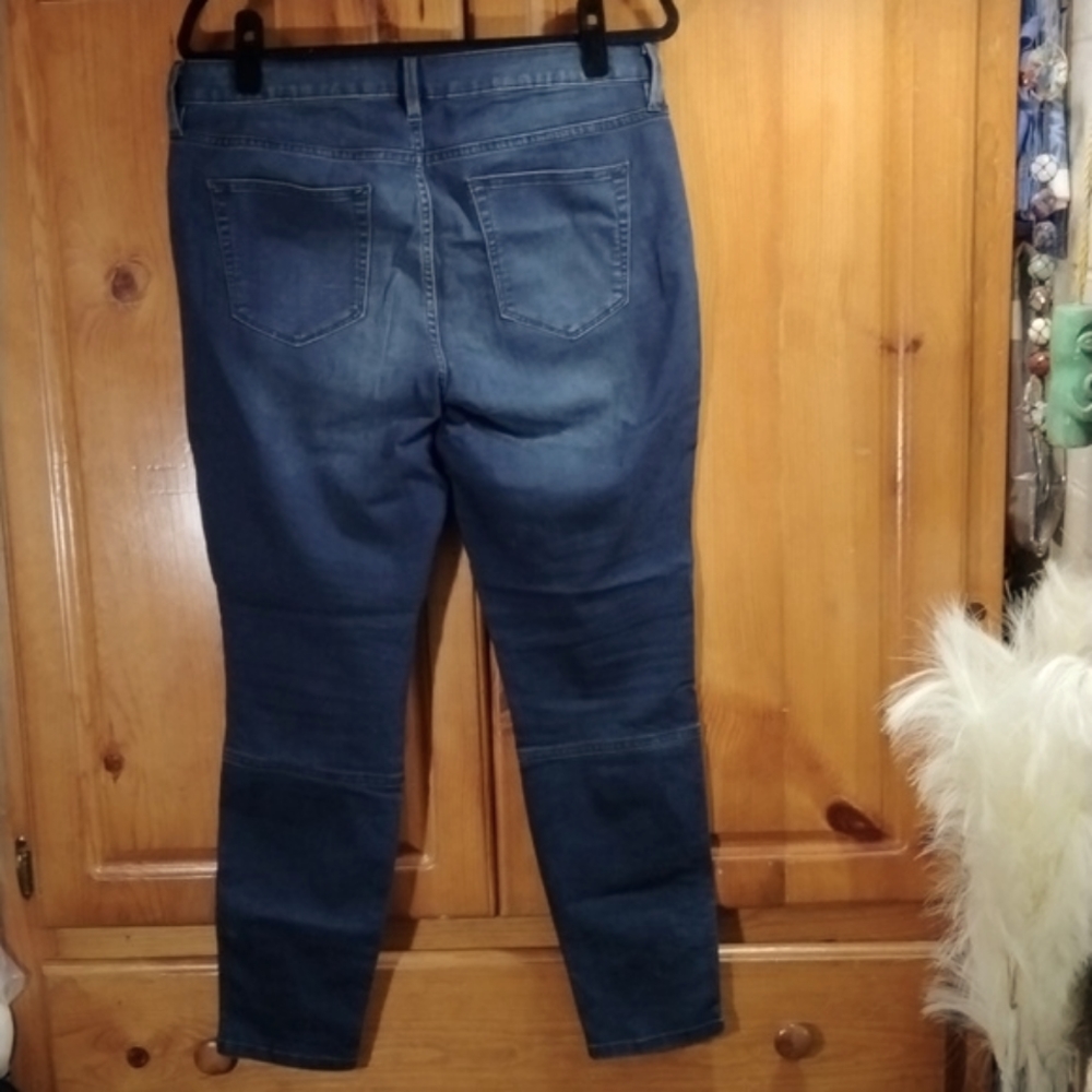 Jeans - Picture 2 of 4
